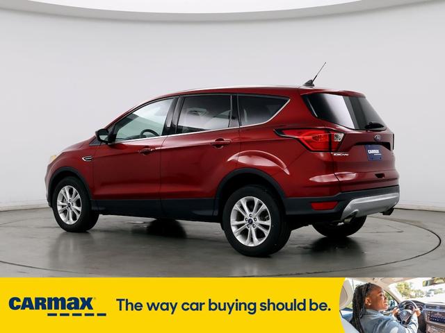 2019 ford escape se