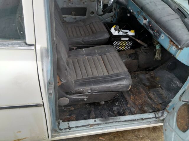 1966 volvo 122 4-door very solid body