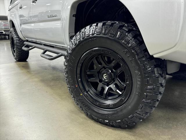 2012 toyota tacoma base