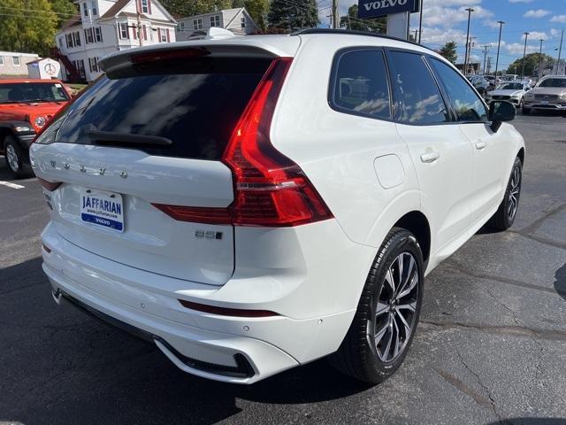 2024 volvo xc60 b5 plus dark theme