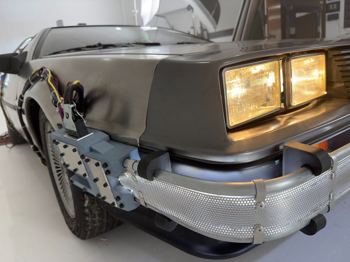 museum quality - delorean time machine replica signed by christopher lloyd