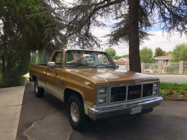 ***1985 gmc sierra 1500 1/2 ton (85,000 orig. miles!!!)