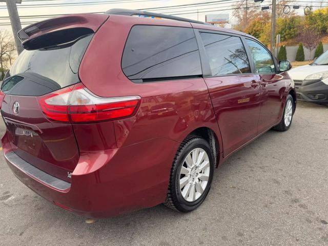 2017 toyota sienna le