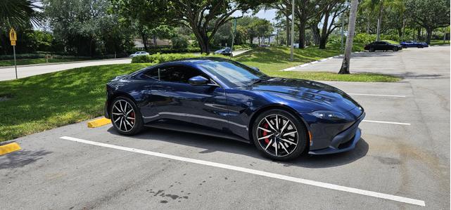 2019 aston martin vantage base