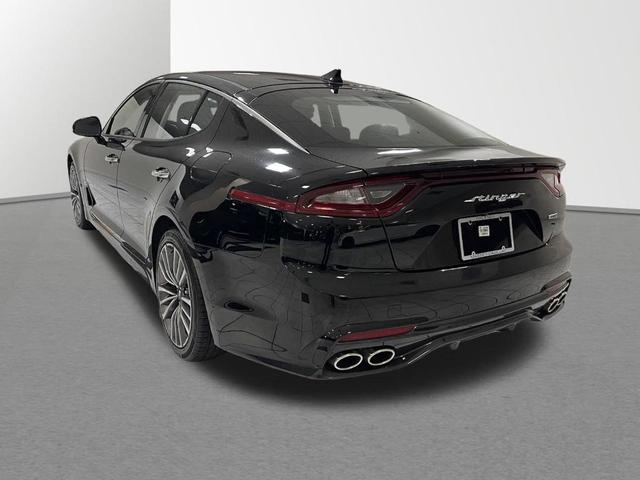 2019 kia stinger base awd