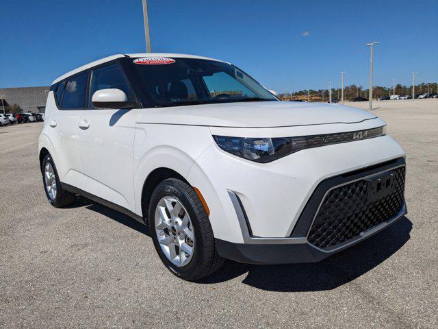 2023 kia soul lx