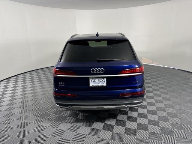 2022 audi q7 45 premium