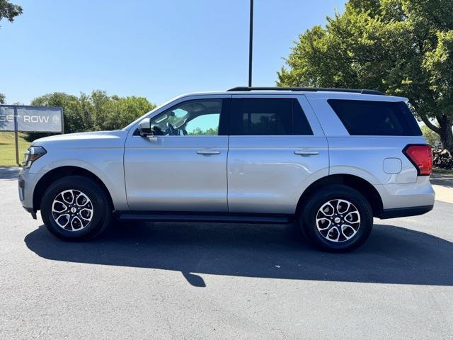2022 ford expedition xlt
