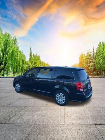 2019 dodge grand caravan se