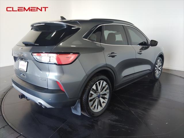 2022 ford escape titanium