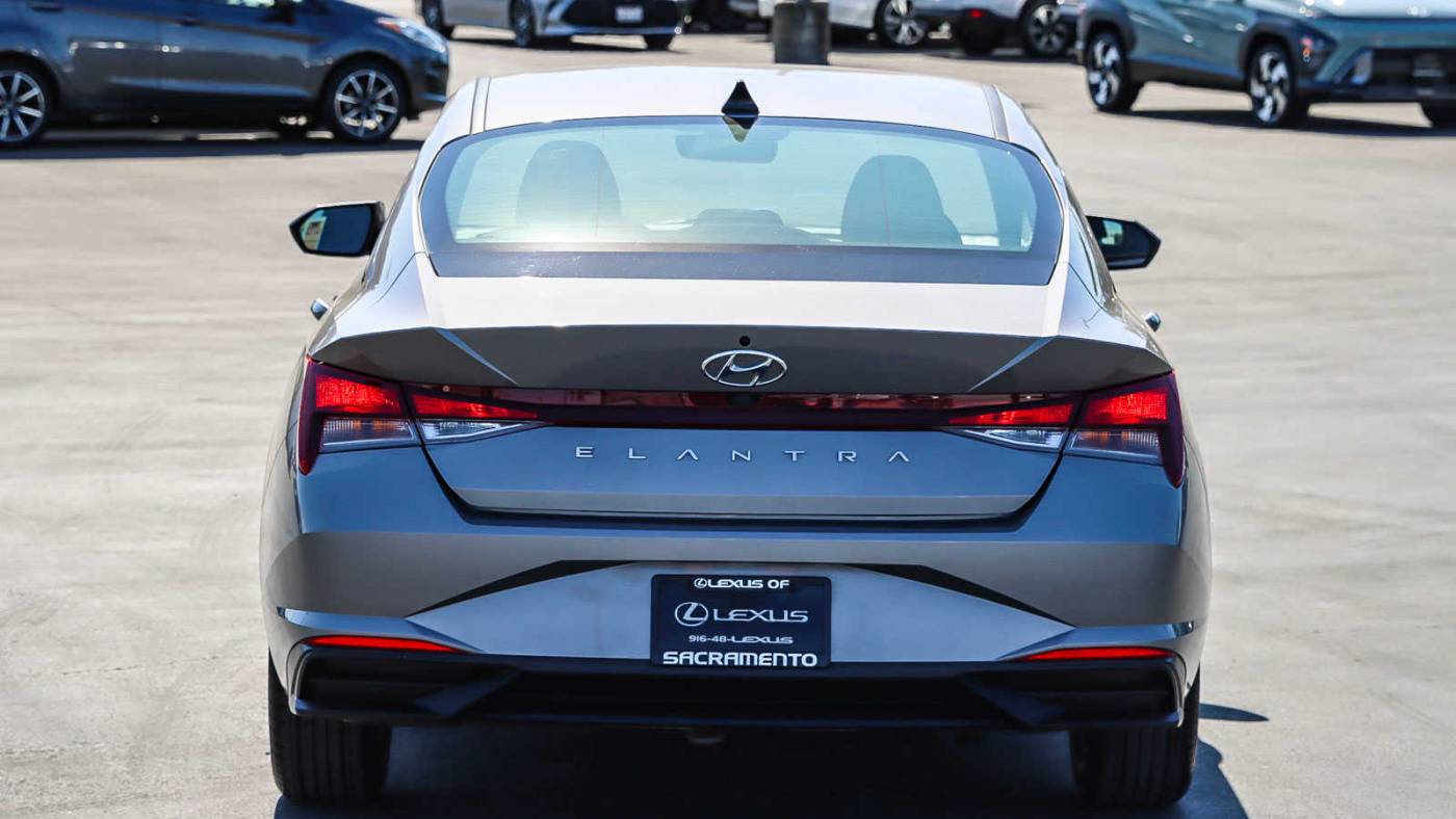 2022 hyundai elantra sel