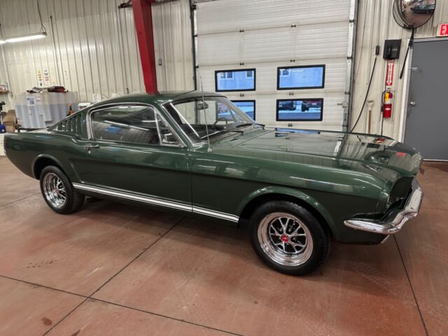 a nice driver quality 1965 mustang fastback v8 289 that runs and drives well