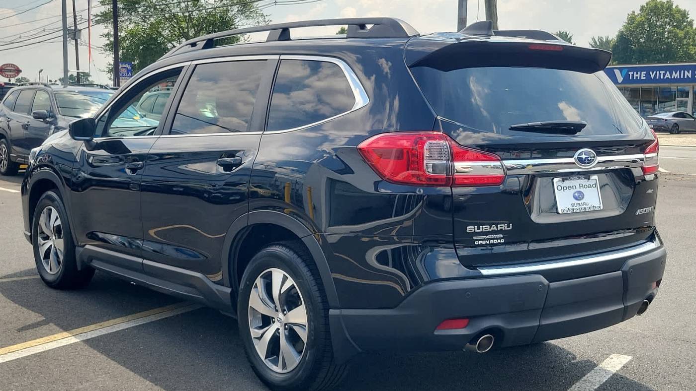 2021 subaru ascent premium 8-passenger