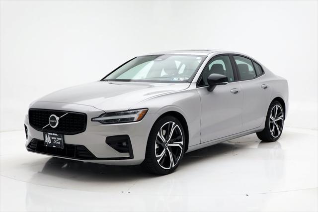 2024 volvo s60 b5 core dark theme