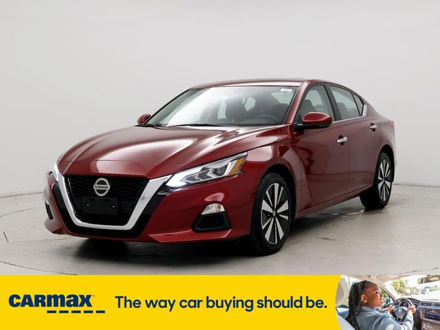 2022 nissan altima sv