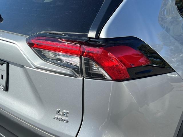 2022 toyota rav4 le