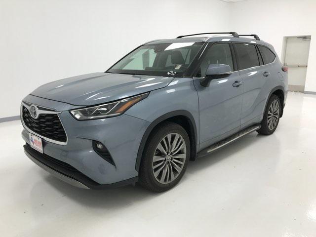 2022 toyota highlander platinum