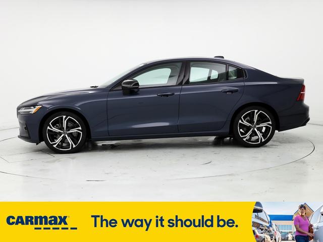 2024 volvo s60 b5 core dark theme
