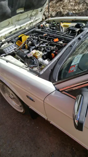 2 classic xj6 jaguars - 1989 & 1994 selling both as a package