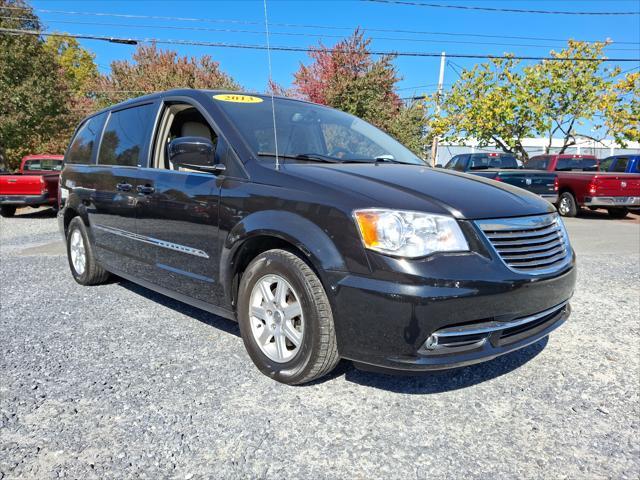 2013 chrysler town & country touring