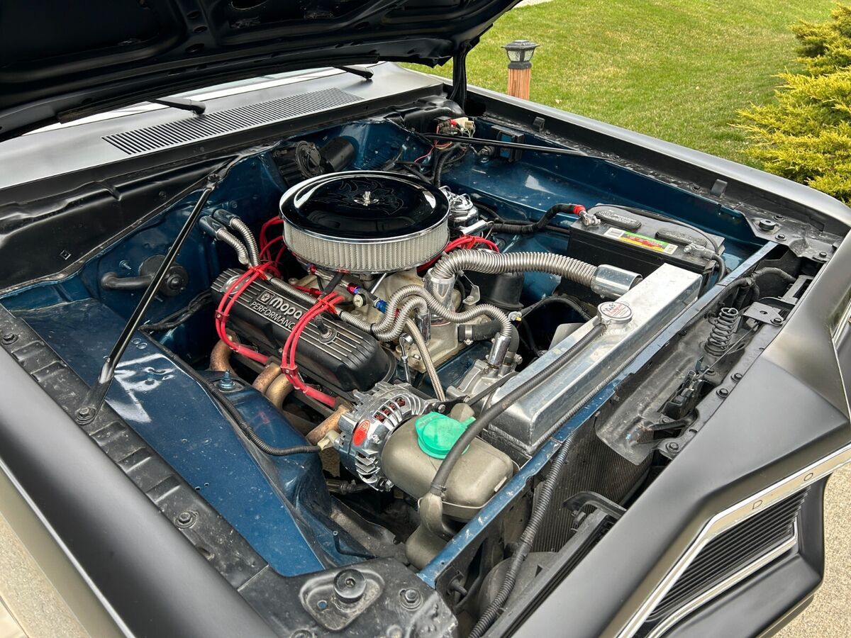 beautiful 1975 dodge dart sport , 340 4 speed in excellent condition