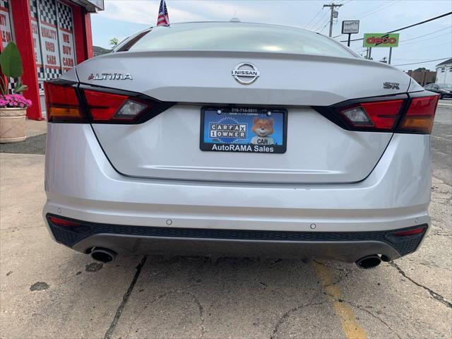 2022 nissan altima sr fwd