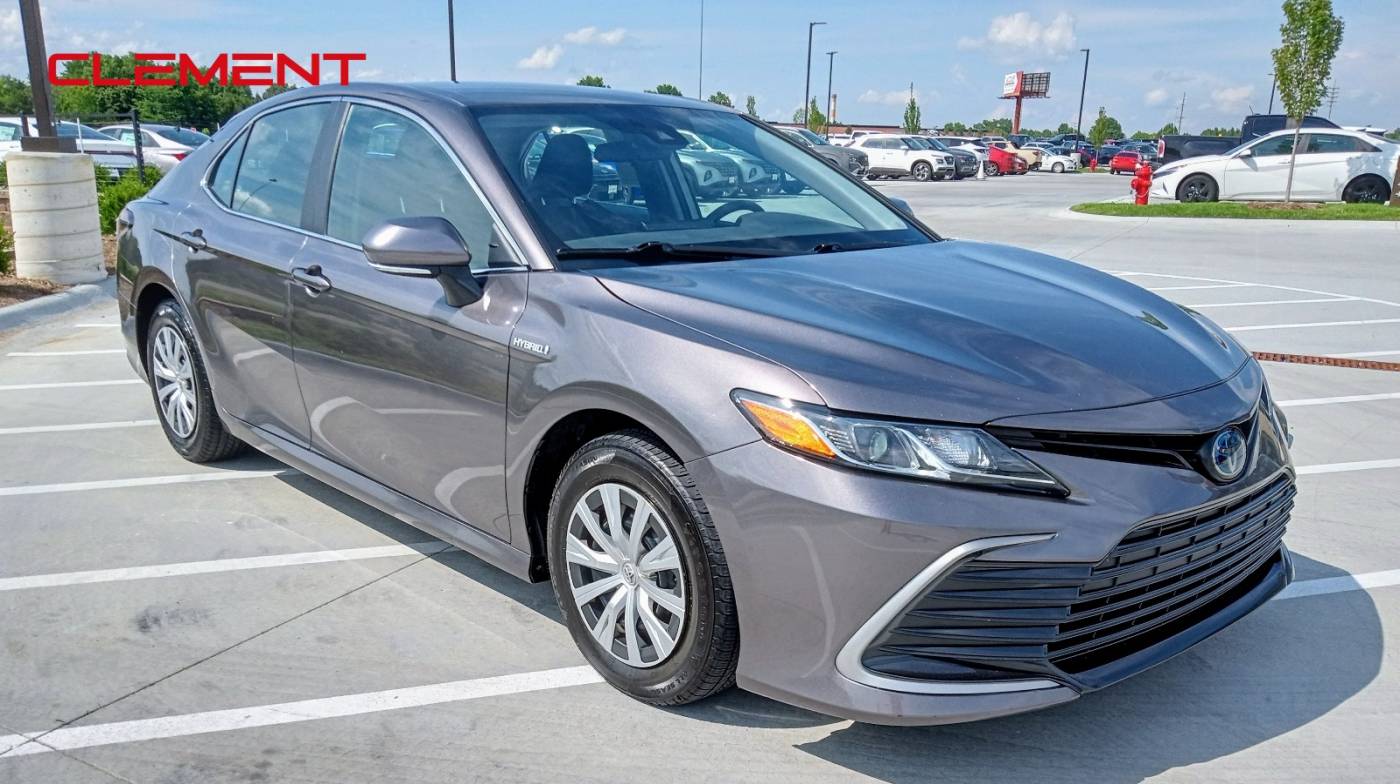 2021 toyota camry hybrid le