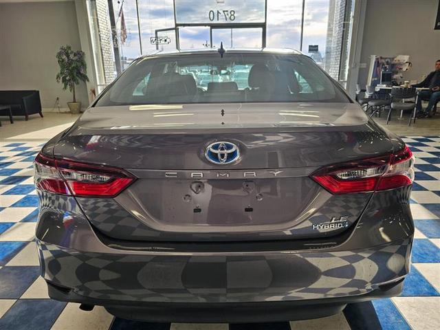 2022 toyota camry hybrid le