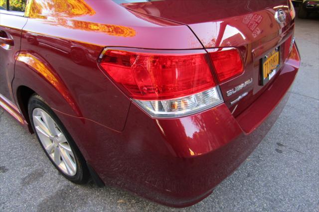 2014 subaru legacy base