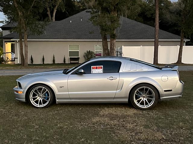 2005 ford mustang gt