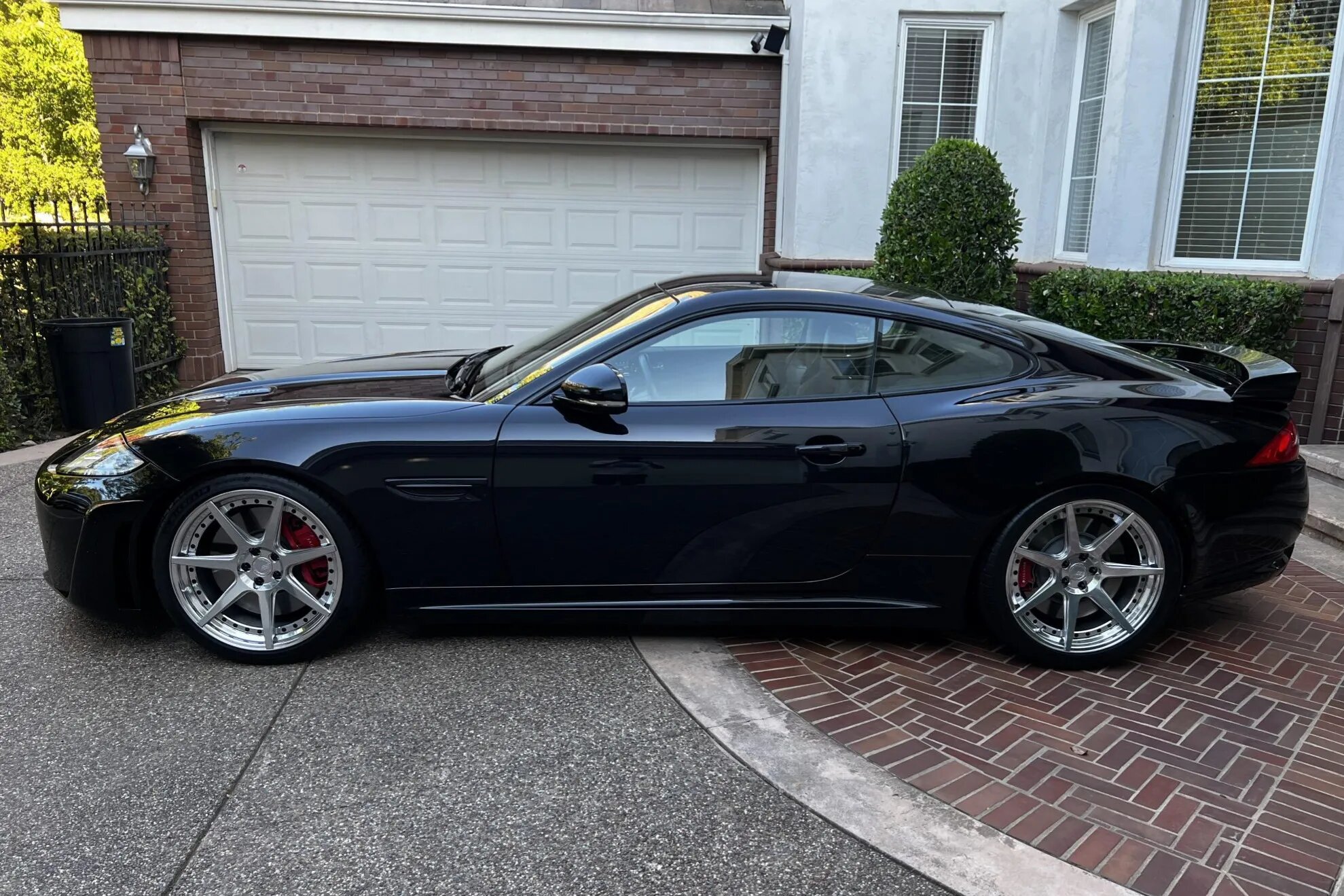 jaguar xkr-s