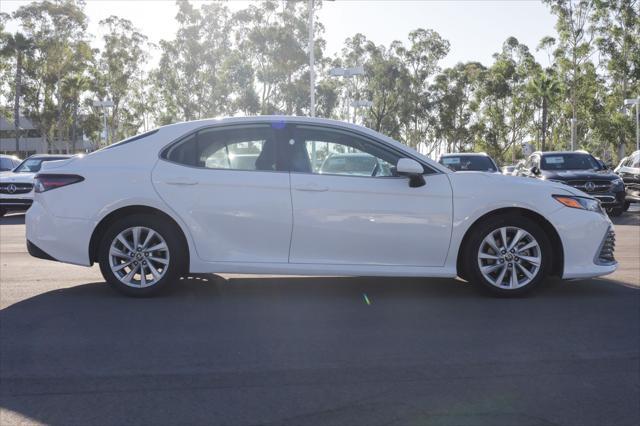 2022 toyota camry le