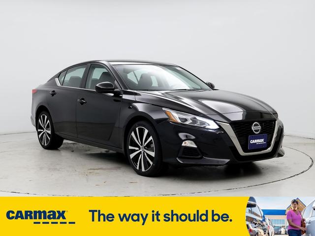 2022 nissan altima sr