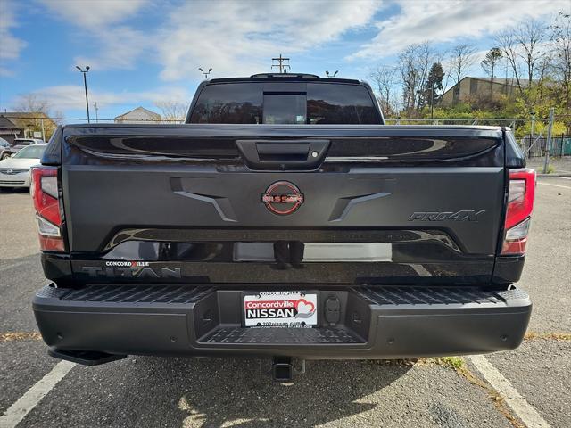 2024 nissan titan pro-4x