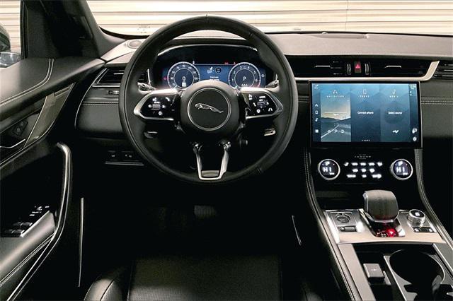 2024 jaguar f-pace p250