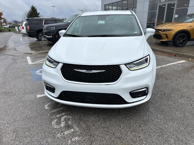 2022 chrysler pacifica hybrid touring l