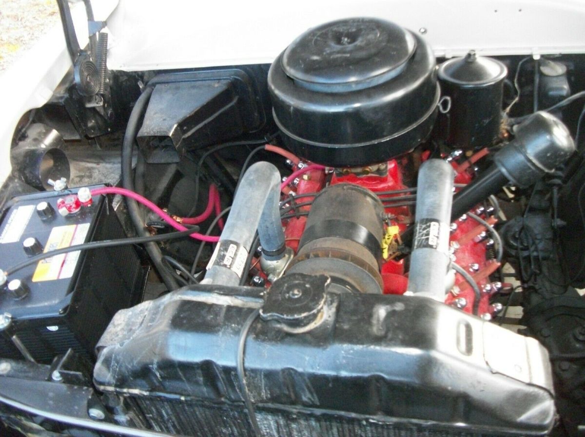 1953 ford 2 door,8 cylinder ,3 speed manual trans