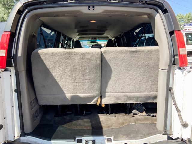 2018 chevrolet express 3500 lt