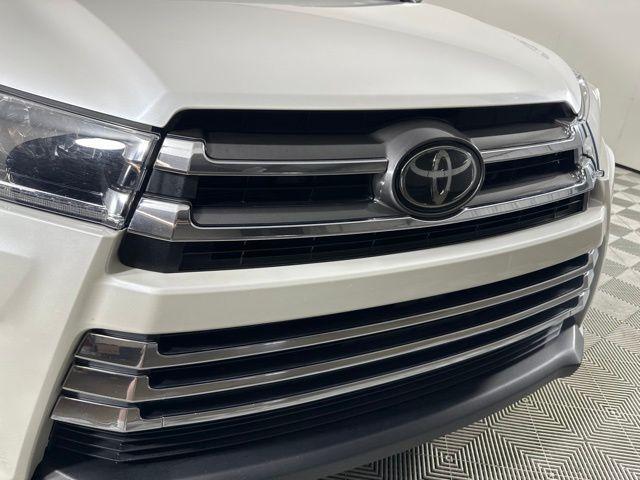 2018 toyota highlander limited