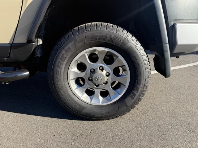 2011 toyota fj cruiser base