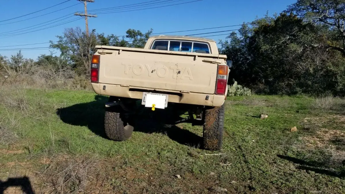 1980 toyota hilux sr5 pickup truck