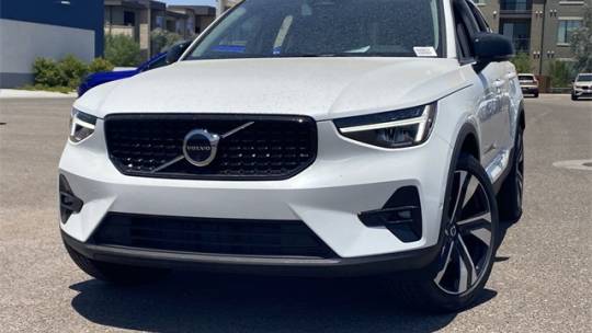 2024 Volvo XC40