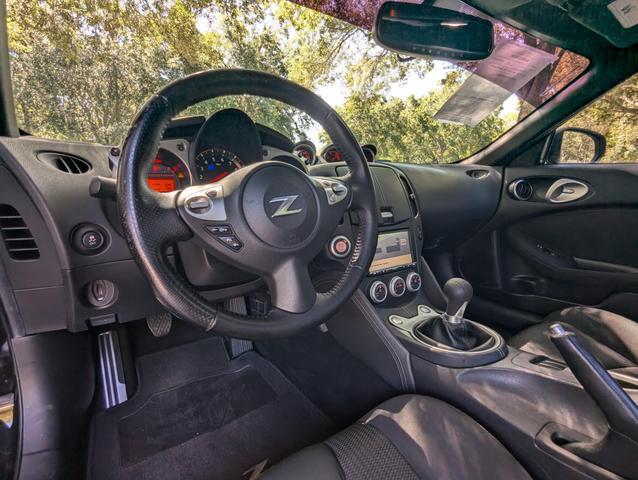 2016 nissan 370z base
