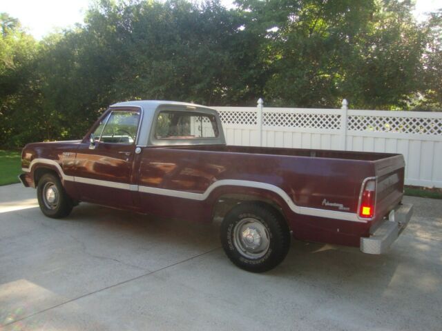 1972 dodge d-100 pickup truck