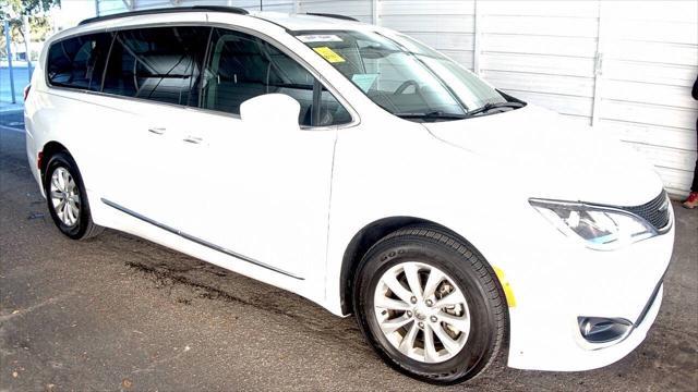 2017 chrysler pacifica touring-l