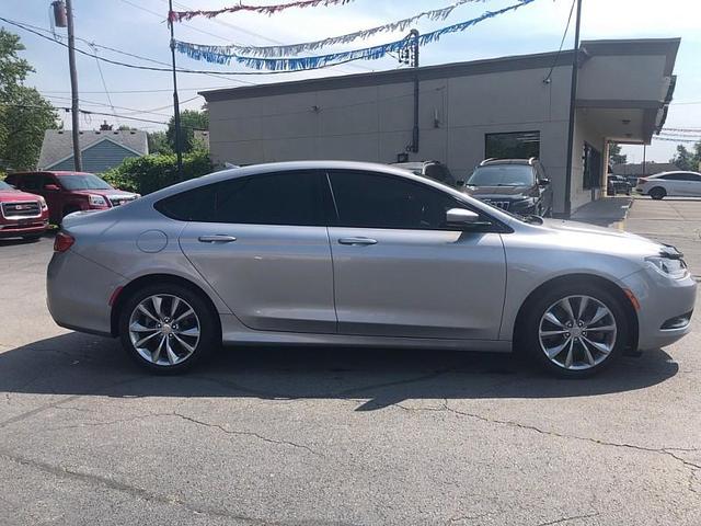 2015 chrysler 200 s