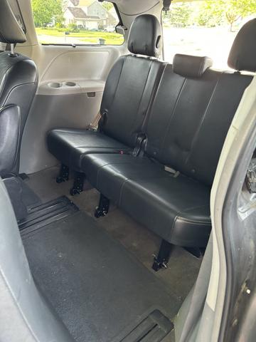2012 toyota sienna se