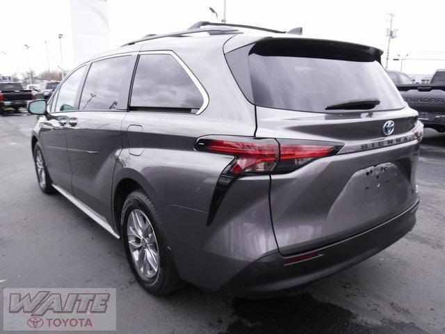 2022 toyota sienna xle