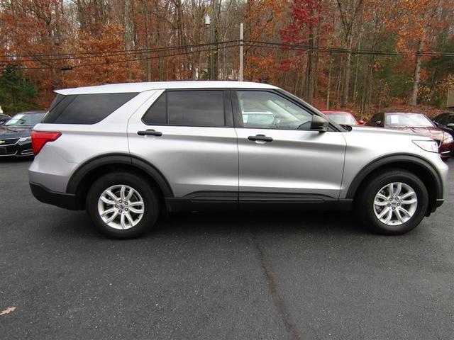 2021 ford explorer base