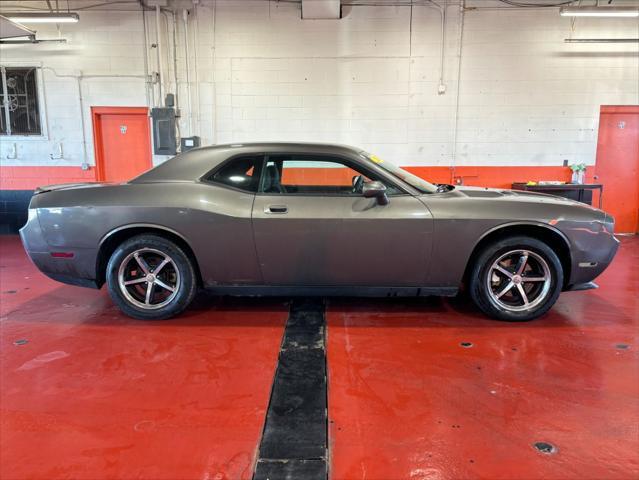 2010 dodge challenger se